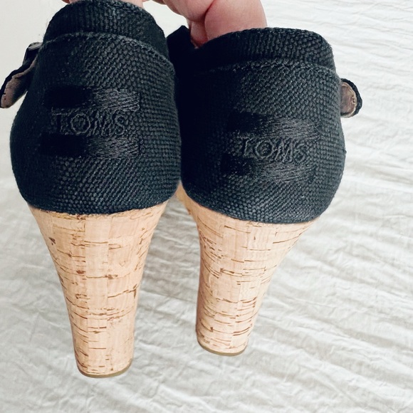 ☀️TOMS~ Strappy Wedges~ Size 8☀️ - Picture 12 of 16